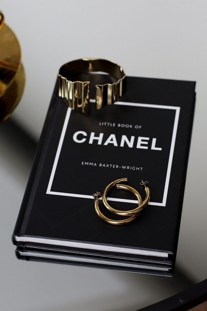 Little Book of Chanel (Little Book of Fashion) - Emma Baxter-Wright -  Design Kitapları